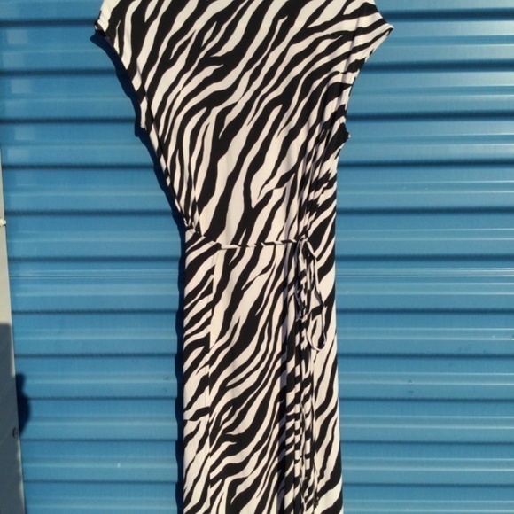 Michael Kors true wrap black&white animal print dress sz M - Picture 5 of 9